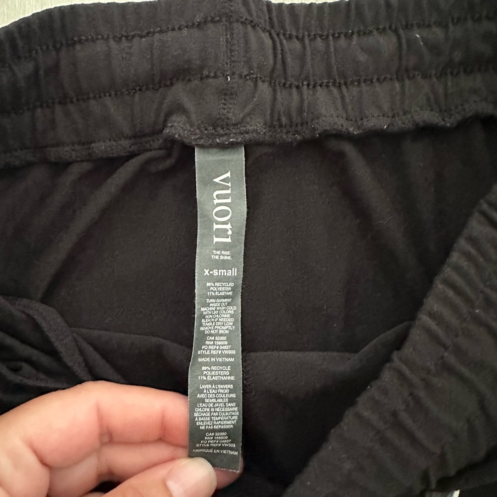 Vuori Black Jogger Pants - Picture 2 of 3